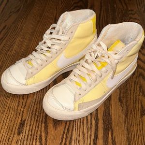 Nike pale yellow blazers
